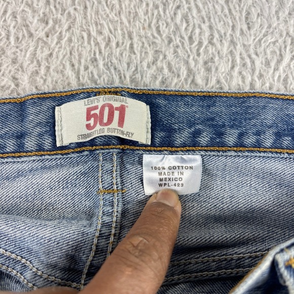 Levi's 501 Original Straight Button Fly Jeans Light Wash Denim Mens Size 40x32 - Picture 2 of 11